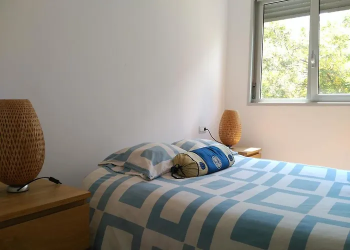 דירה 2 Bedrooms And 2 Bathrooms For 5 Pax, Swimming Pool, Free Parking And Near The Beach!