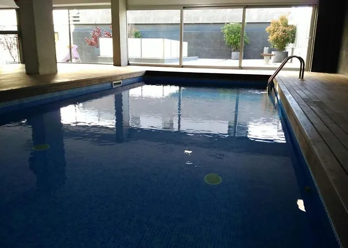 2 Bedrooms And 2 Bathrooms For 5 Pax, Swimming Pool, Free Parking And Near The Beach! דירה