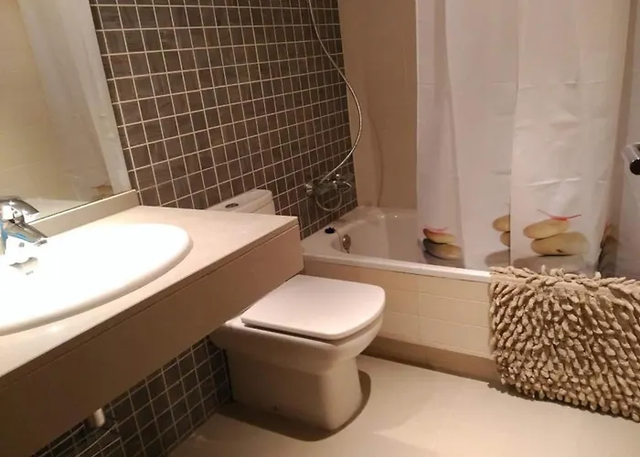 דירה 2 Bedrooms And 2 Bathrooms For 5 Pax, Swimming Pool, Free Parking And Near The Beach! סנט אדריה דה בסוס