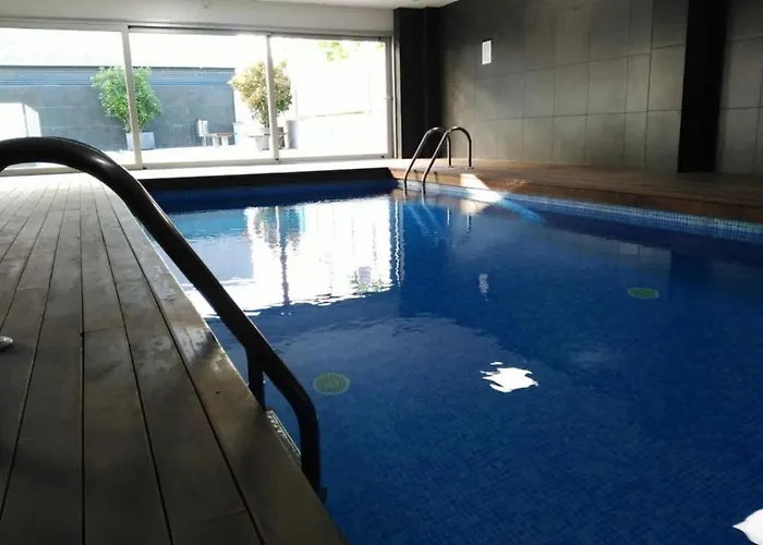 2 Bedrooms And 2 Bathrooms For 5 Pax, Swimming Pool, Free Parking And Near The Beach! דירה *